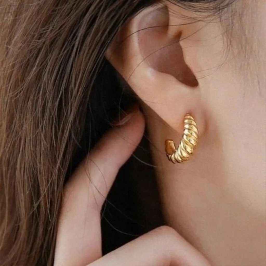 14k Gold Filled Crescent Dome Earrings 43$